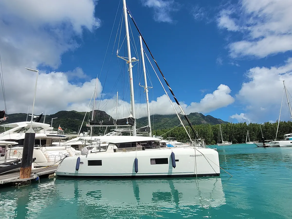 Lagoon 42